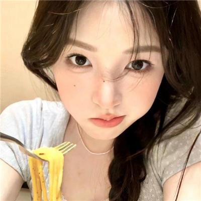 橙色女孩